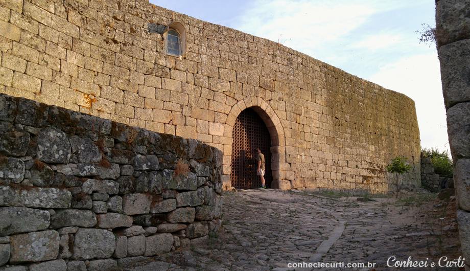 Marialva - Porta do Anjo da Guarda ou Porta de São Miguel - a principal entrada na cidadela.