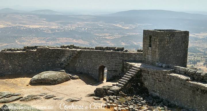 CASA DA TIA PIEDADE MONSANTO (Portugal) - de R$ 354