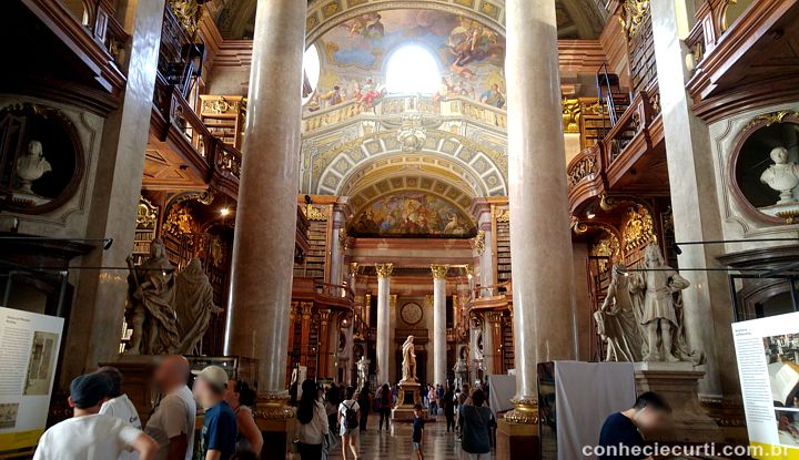 Biblioteca Nacional Austríaca, em Viena.