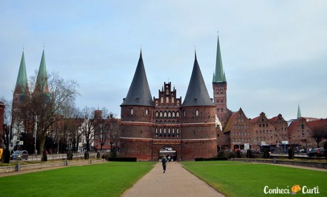 Holstentor, o portão de Lübeck, Germany.