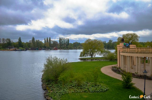 Castelo de Schwerin no lago