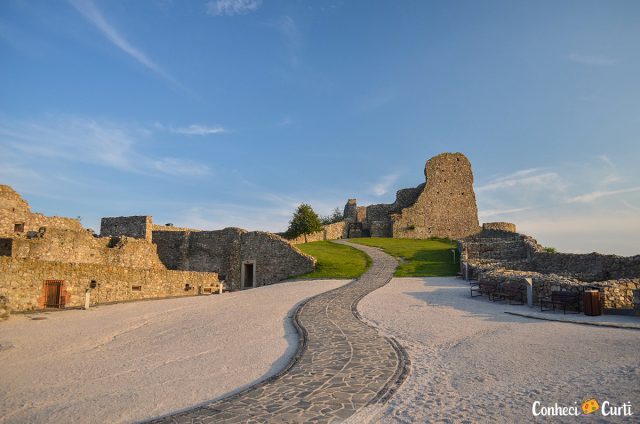 Interior do Castelo Devín, Eslováquia